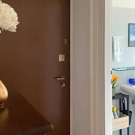 Cozy And Bright One-bedroom Near Metro3 Apartment *